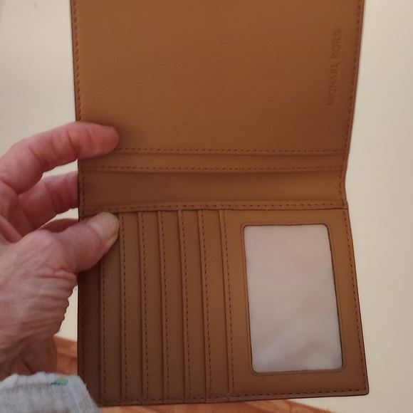 NWOT. Michael kors logo print passport holder. - Picture 4 of 4